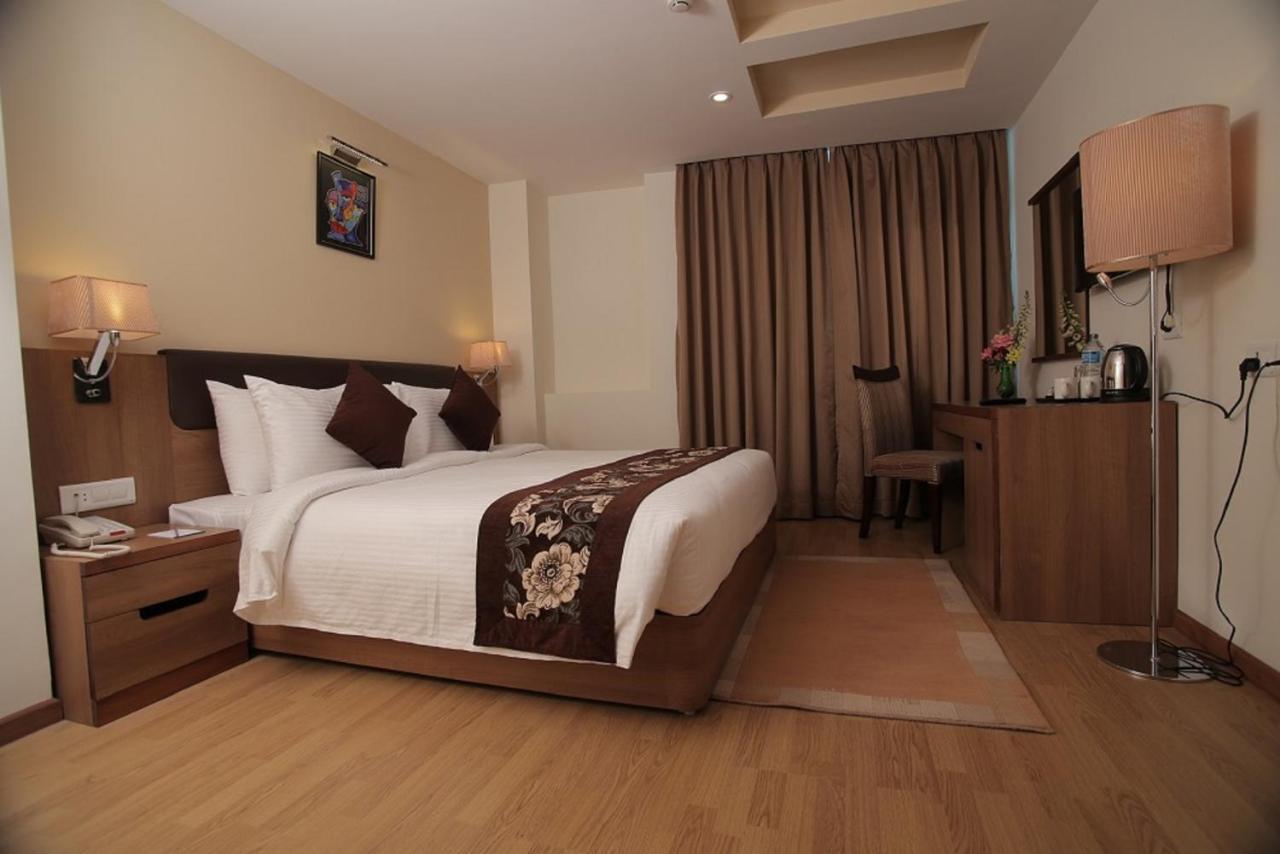Mirage Lords Inn Kathmandu Exterior foto