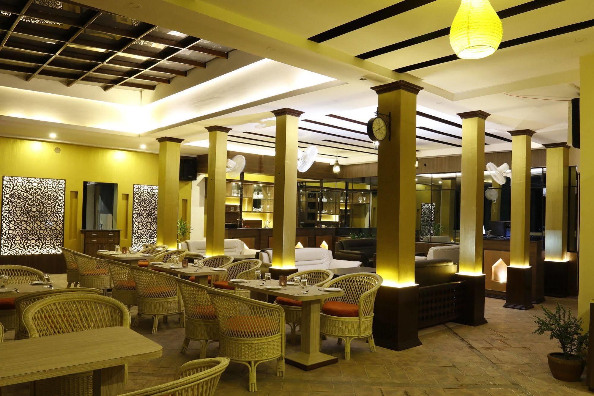 Mirage Lords Inn Kathmandu Exterior foto