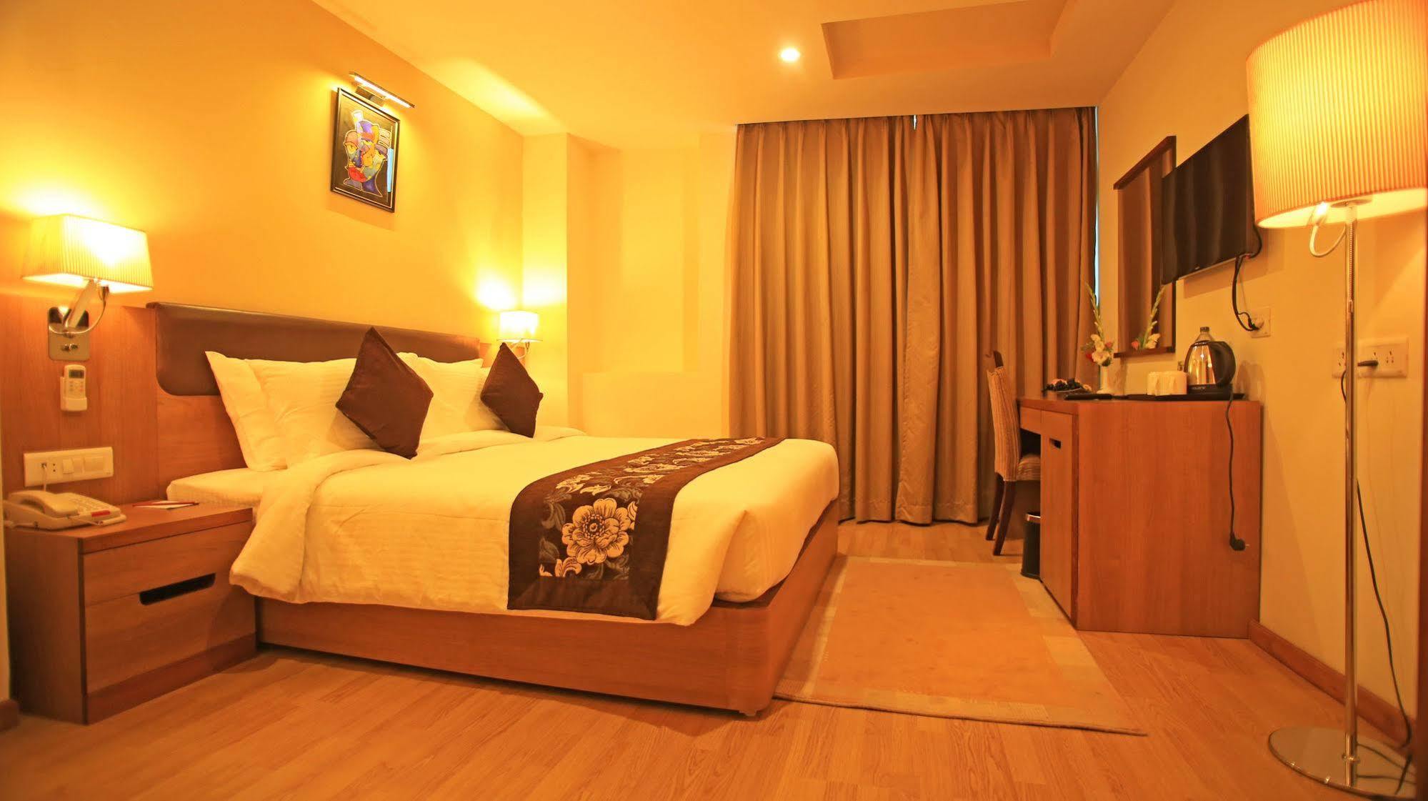Mirage Lords Inn Kathmandu Exterior foto
