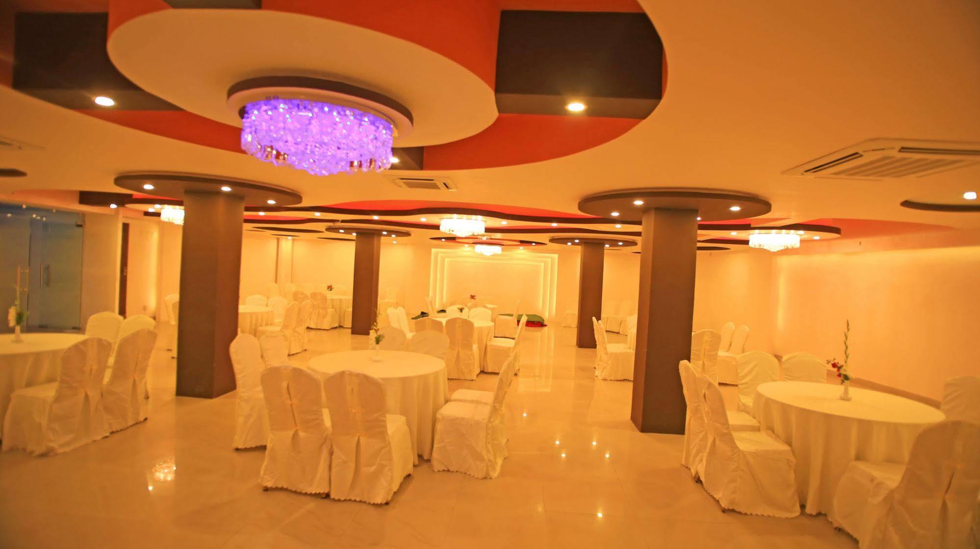 Mirage Lords Inn Kathmandu Exterior foto